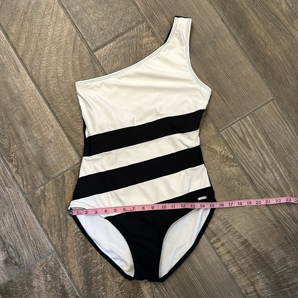 DKNY One Shoulder One Piece Swimsuit Size 10 Black White Colorblock Stripe - Picture 7 of 15